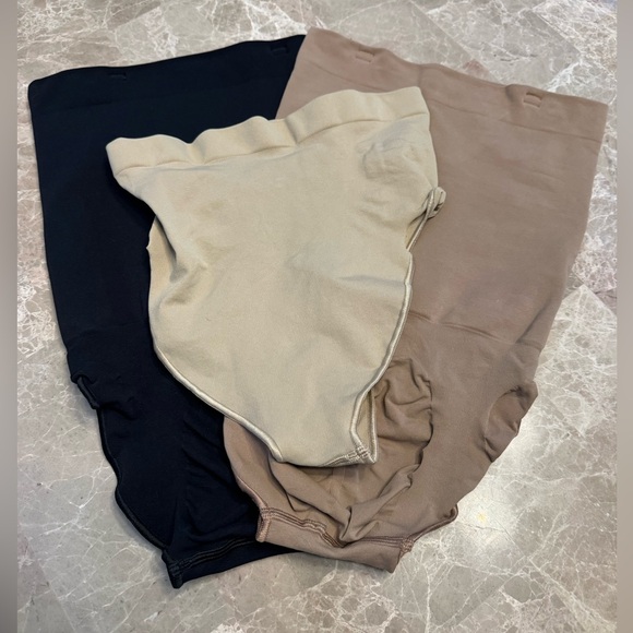 SKIMS SHAPEWEAR BUNDLE M - Picture 1 of 7